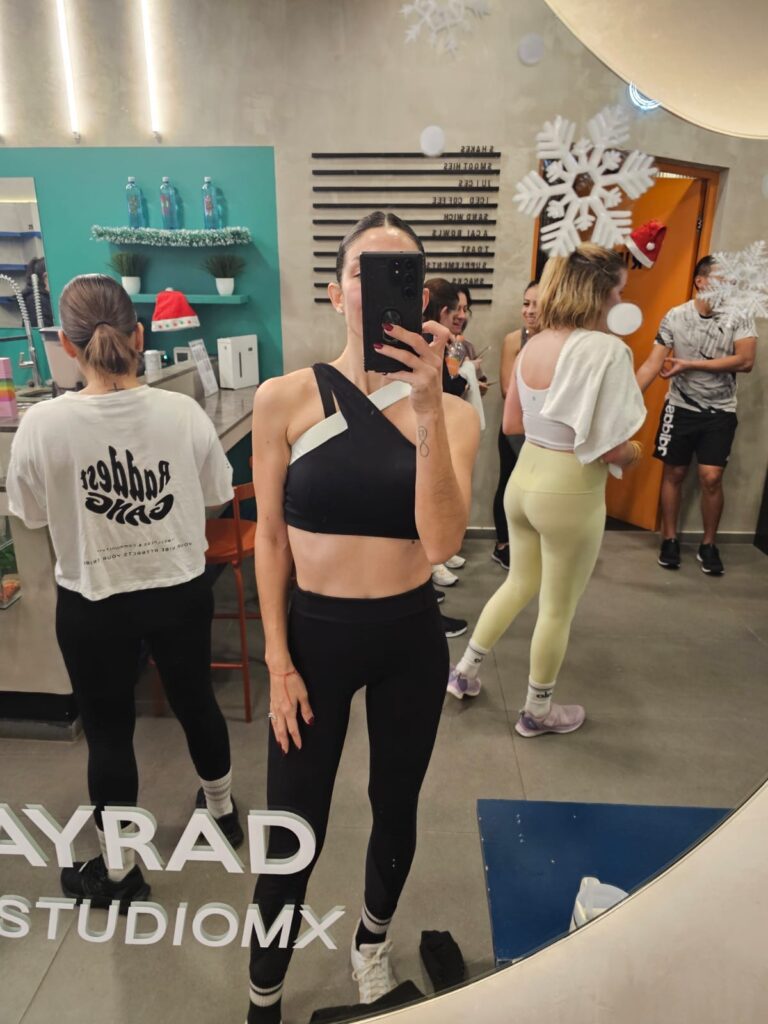 Image #2 from Isabella